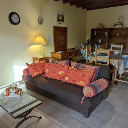 Landhuis En Charente Avec Jardin, Animaux Acceptes *
