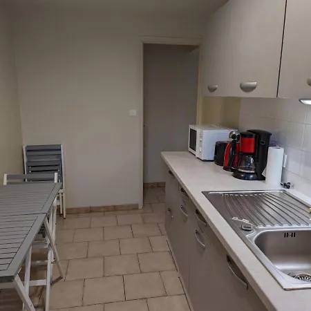 En Charente Avec Jardin, Animaux Acceptes - Fr-1-653-177