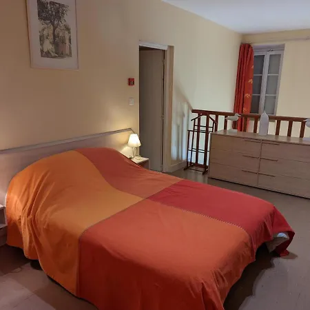En Charente Avec Jardin, Animaux Acceptes *