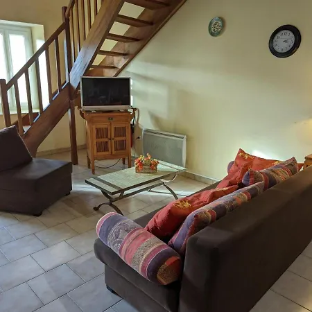 En Charente Avec Jardin, Animaux Acceptes - Fr-1-653-177 펜션