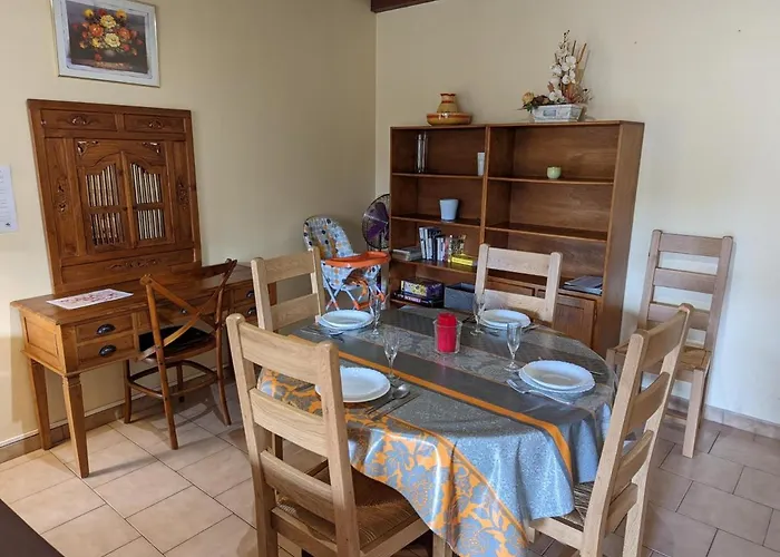 Communal Dans Le Sud Charente, Animaux Acceptés - Fr-1-653-177