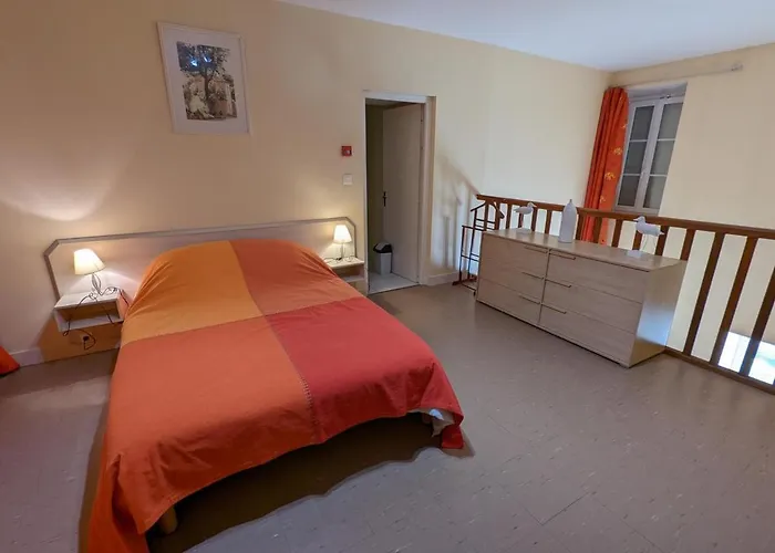 Communal Dans Le Sud Charente, Animaux Acceptés - Fr-1-653-177 * Salles-Lavalette