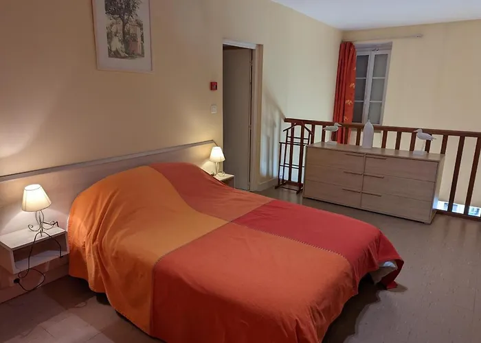 Communal Dans Le Sud Charente, Animaux Acceptés - Fr-1-653-177 *